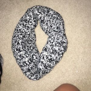 Infinity scarf
